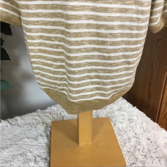 Universal thread pullover Woman’s XL tan white stripe short sleeve casu… - Picture 8 of 12